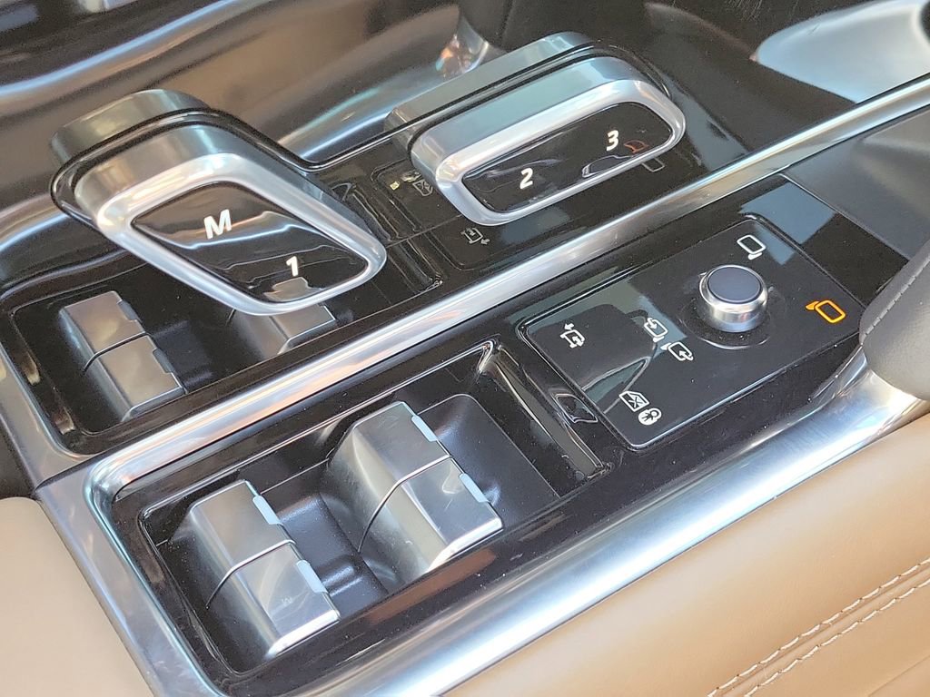 Used 2025 Land Rover Range Rover Long Wheelbase SE image 26