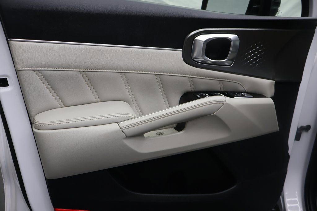 Used 2021 Kia Sorento SX image 17