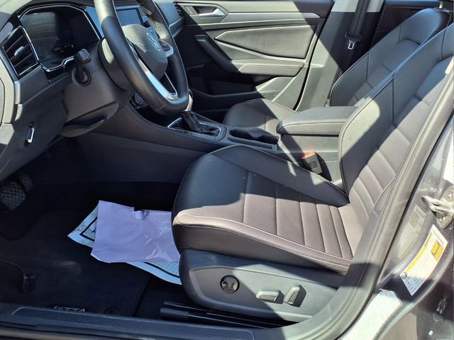 Used 2024 Volkswagen Jetta SE image 13