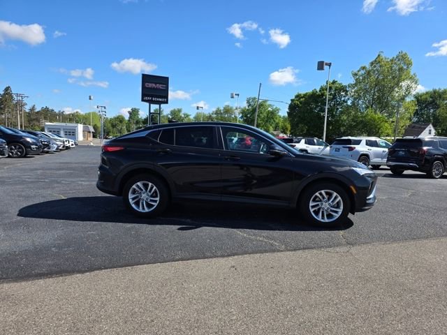 Certified 2026 Buick Envista Preferred FWD image 2