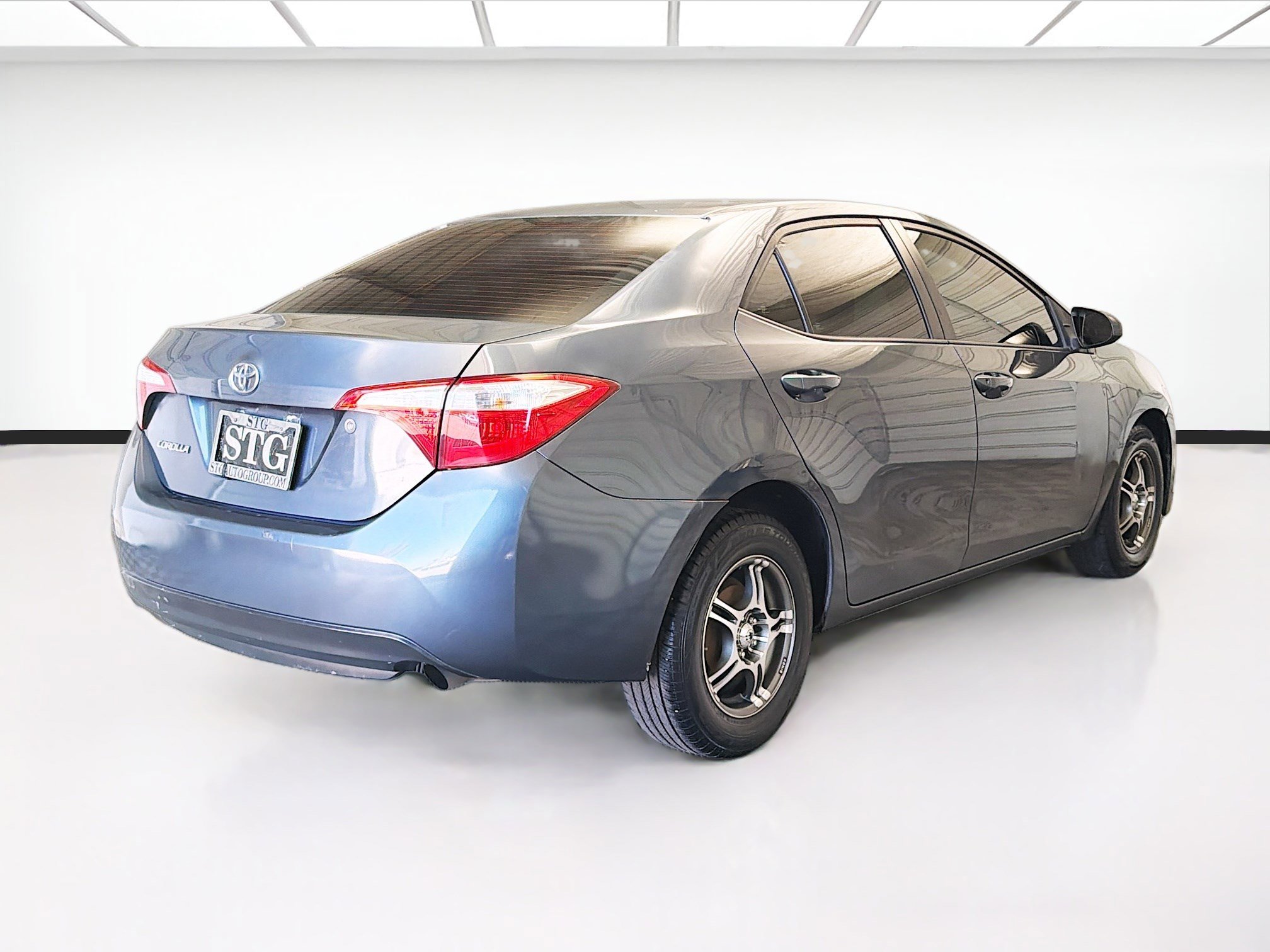 Used 2015 Toyota Corolla L image 4