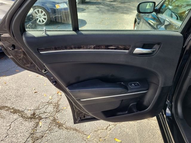 Used 2019 Chrysler 300 Limited image 27