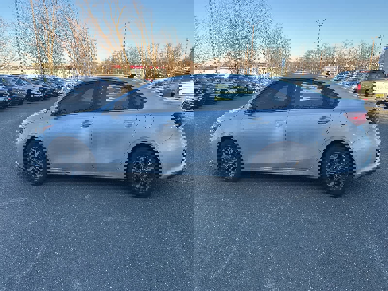 Used 2021 Kia Forte LXS image 2