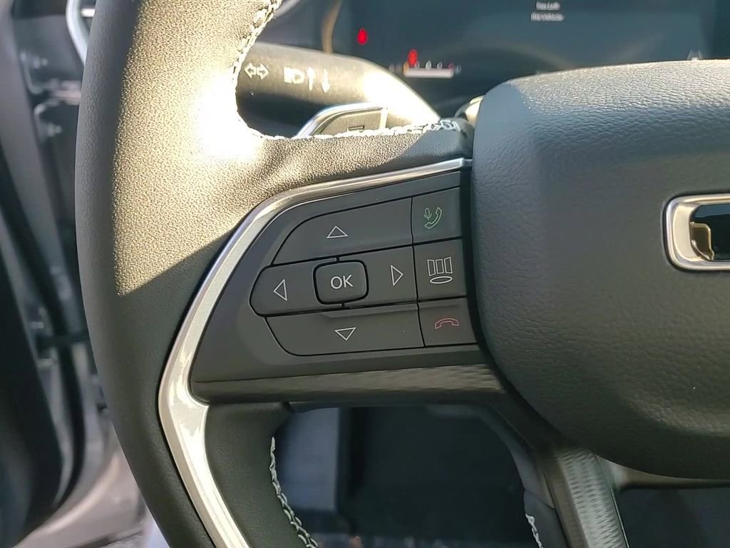 New 2025 Jeep Grand Cherokee L Altitude AWD/4WD image 14