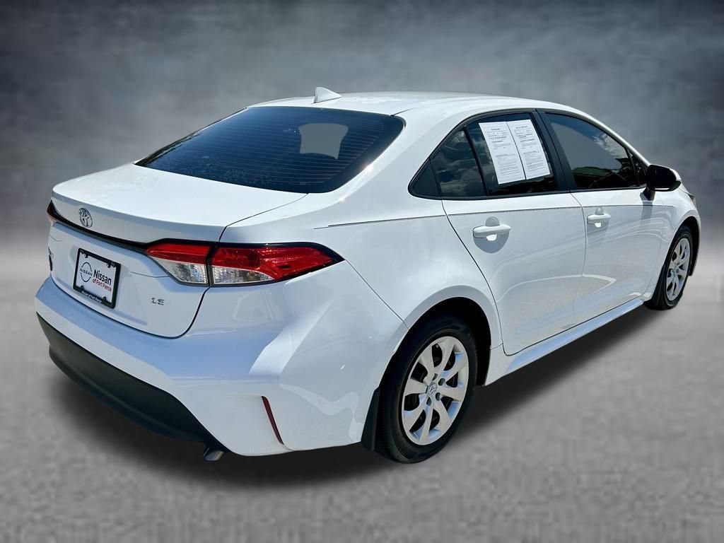 Used 2025 Toyota Corolla LE FWD image 5