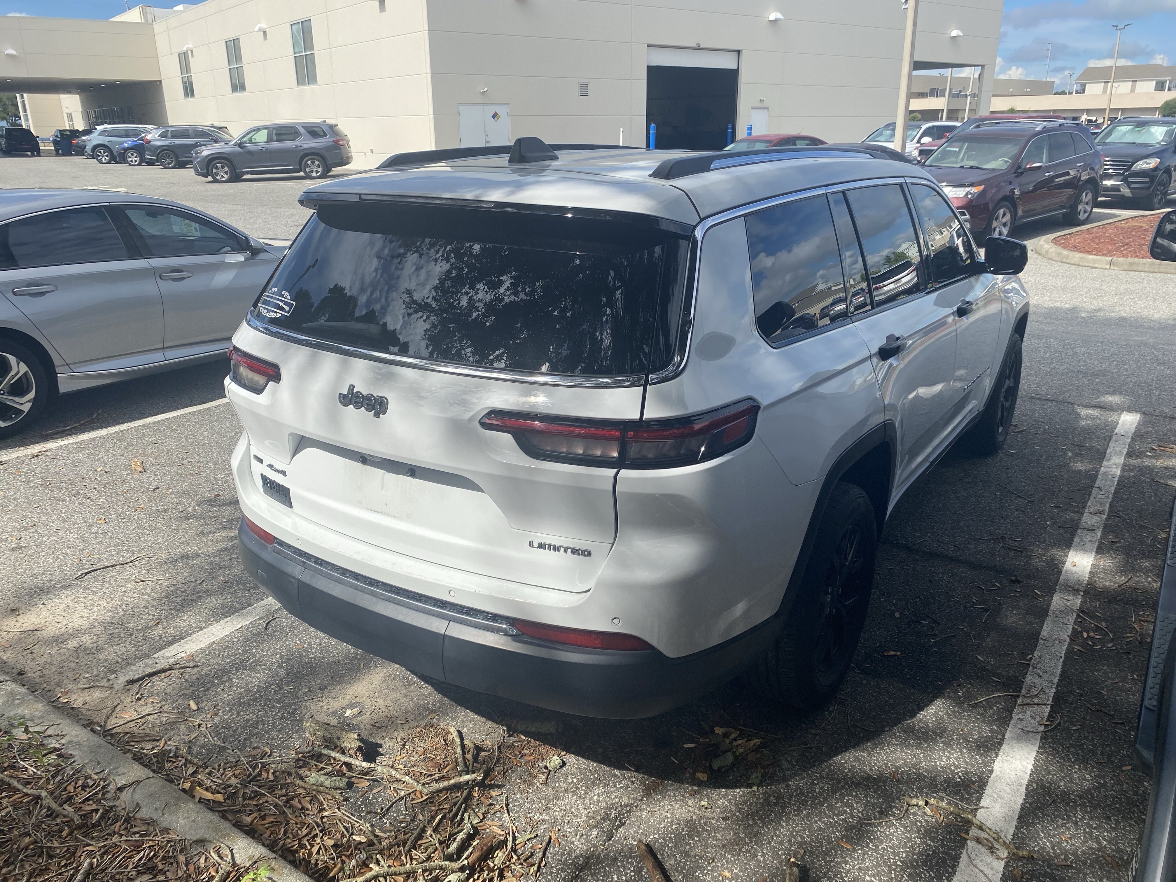 Used 2021 Jeep Grand Cherokee L Limited AWD/4WD image 18