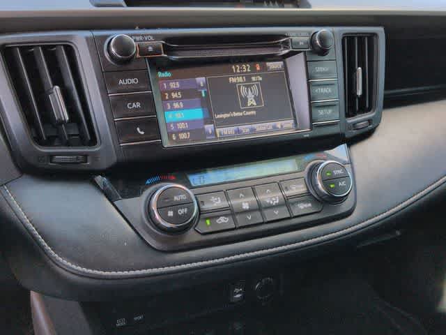 Used 2018 Toyota RAV4 XLE AWD/4WD image 28