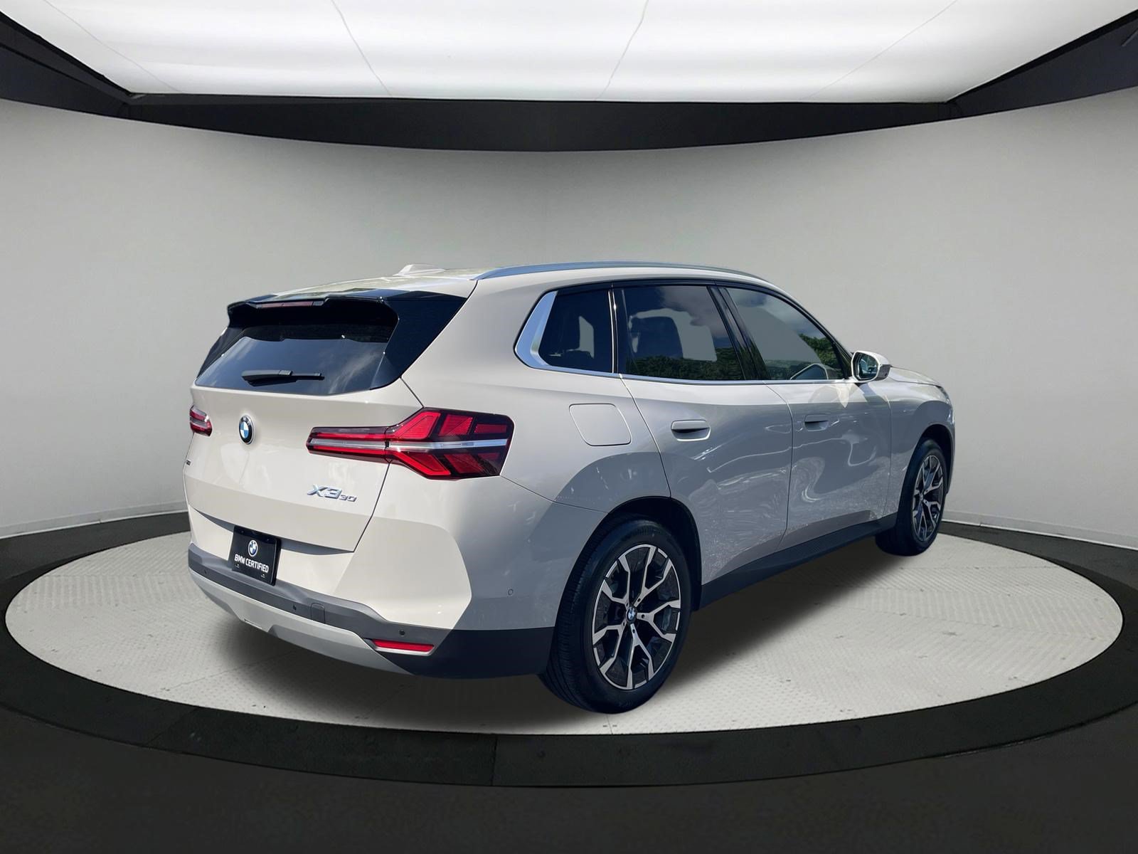 Certified 2025 BMW X3 xDrive30i w/ Premium Package AWD/4WD image 5