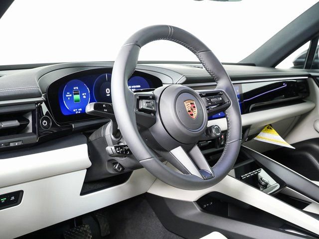 New 2026 Porsche Macan 4 Electric AWD/4WD image 4