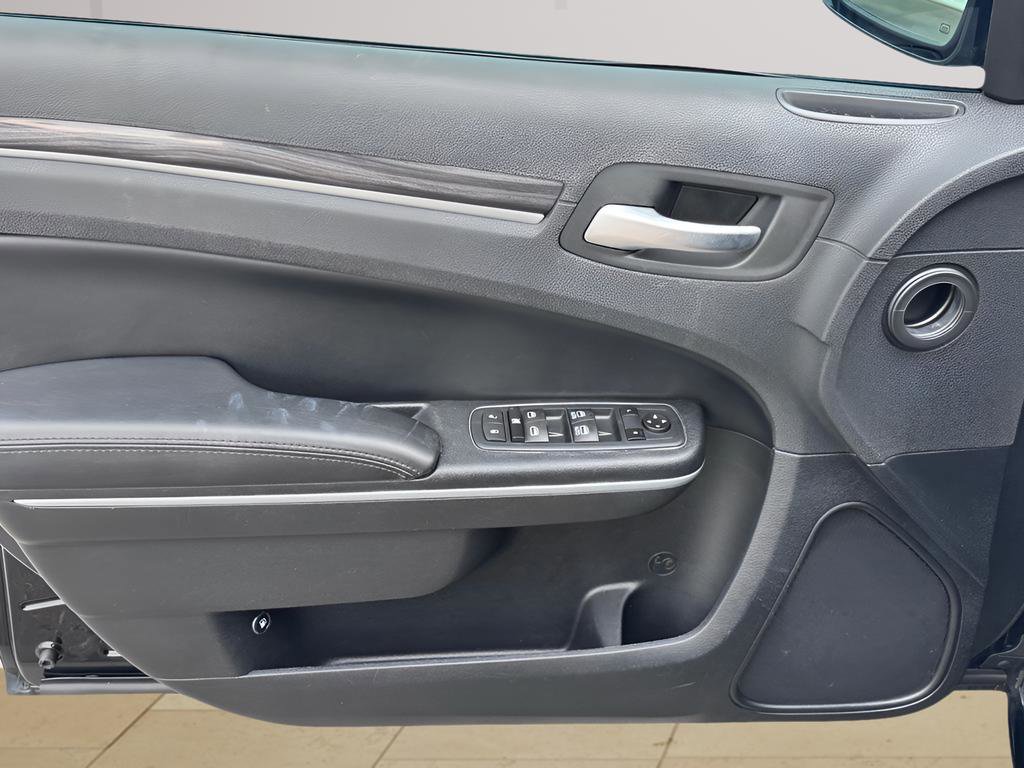 Used 2021 Chrysler 300 Touring L image 23