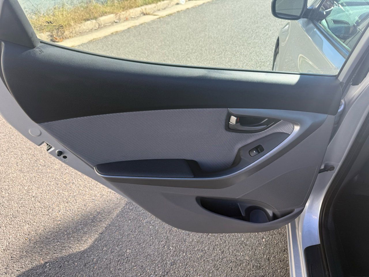 Used 2013 Hyundai Elantra GLS w/ Preferred Pkg image 17