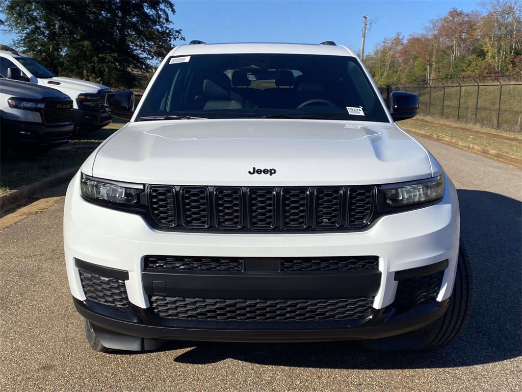 New 2025 Jeep Grand Cherokee L Altitude image 33
