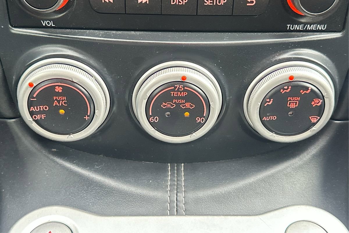 Used 2015 Nissan 370Z Coupe image 24