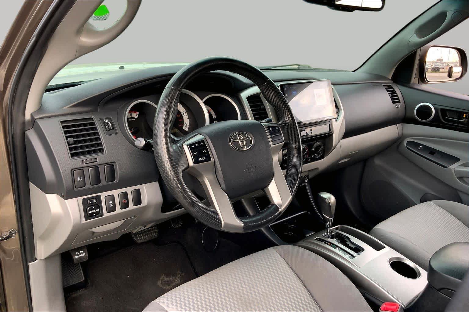 Used 2013 Toyota Tacoma PreRunner w/ SR5 Pkg RWD image 17
