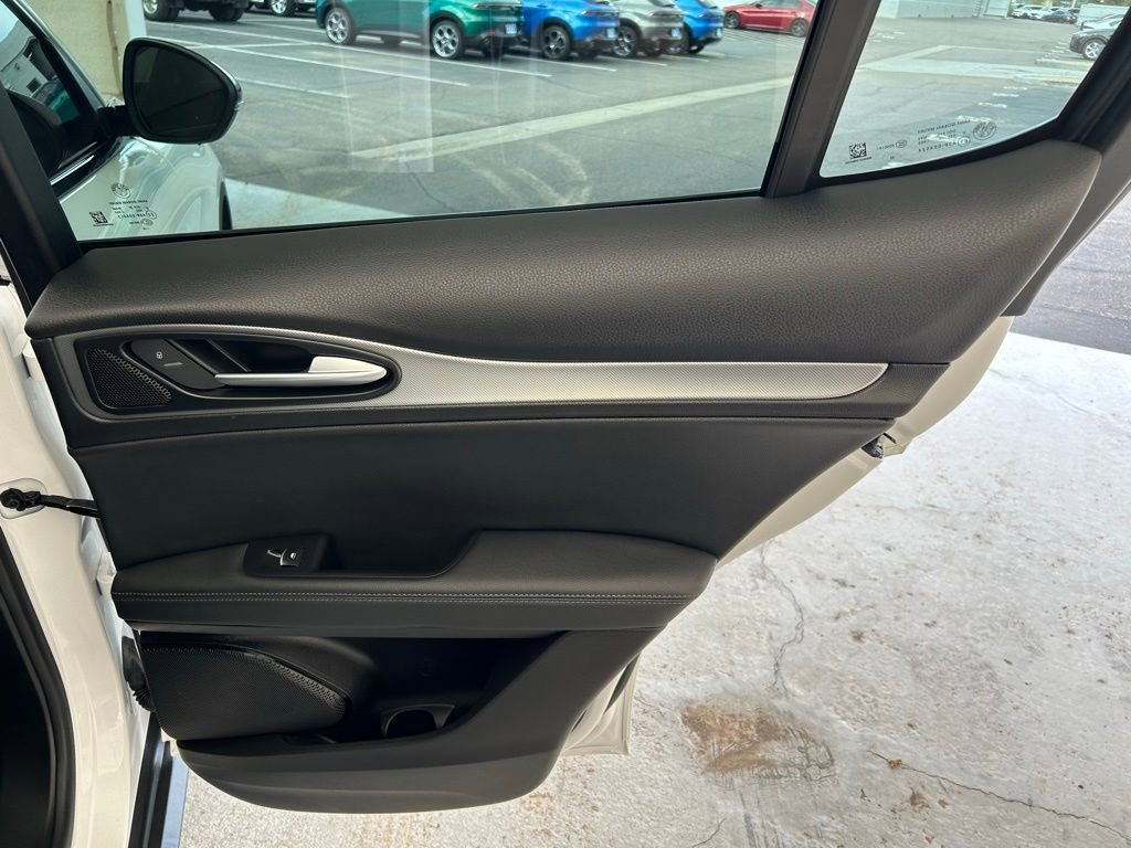 New 2025 Alfa Romeo Stelvio Sprint w/ Convenience Package image 15