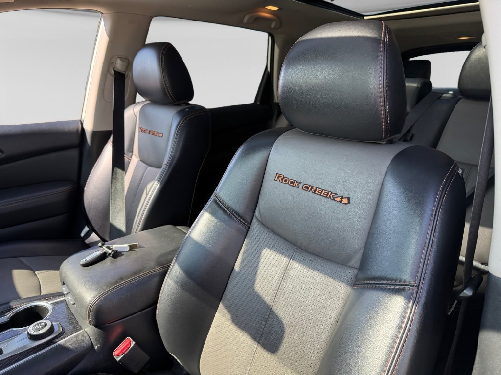 Used 2019 Nissan Pathfinder SL AWD/4WD image 23
