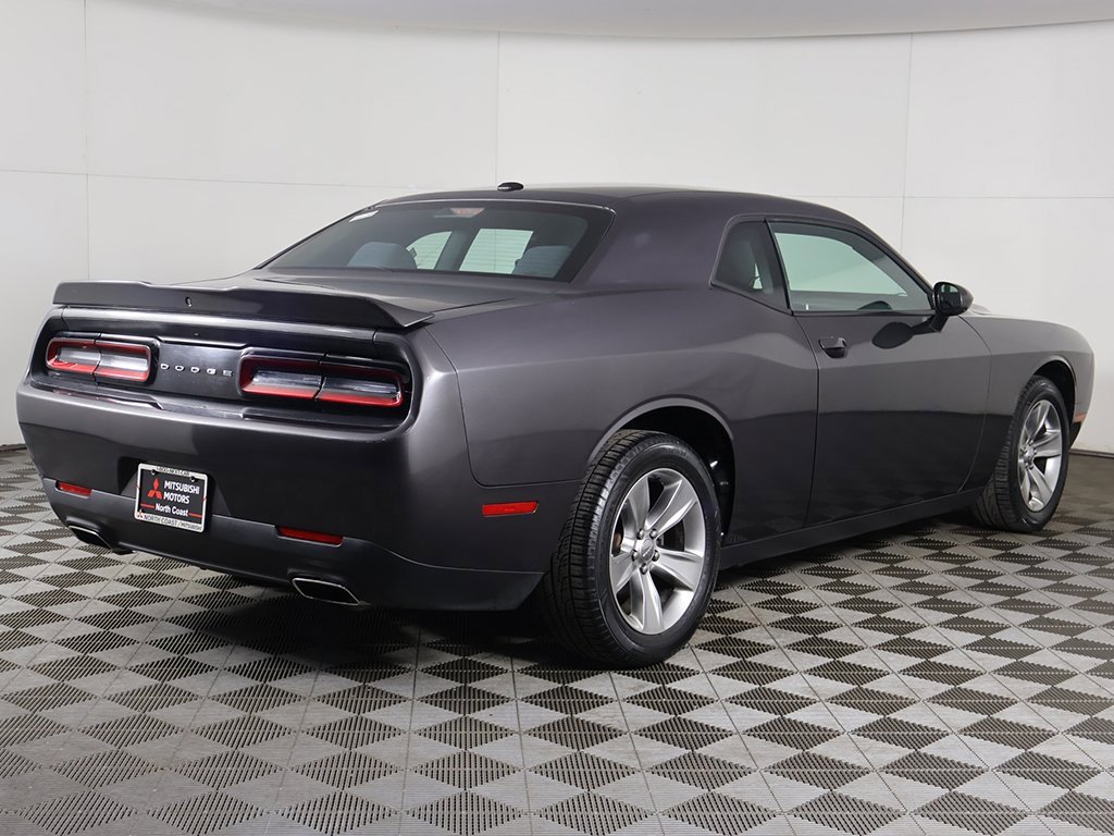 Used 2019 Dodge Challenger SXT image 7