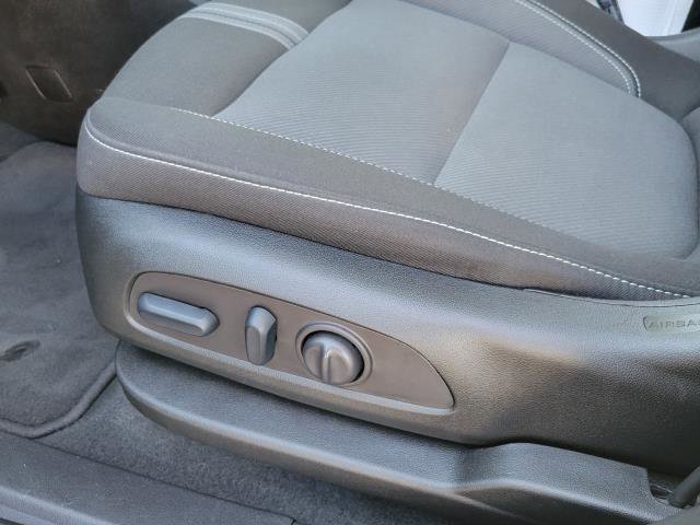 Used 2025 Chevrolet Blazer LT image 9