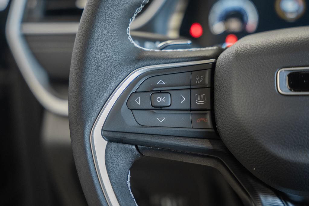 New 2025 Jeep Grand Cherokee Laredo X w/ Luxury Tech Group I image 28