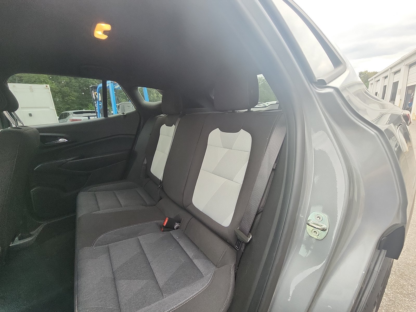 Used 2024 Chevrolet Trax RS FWD image 19