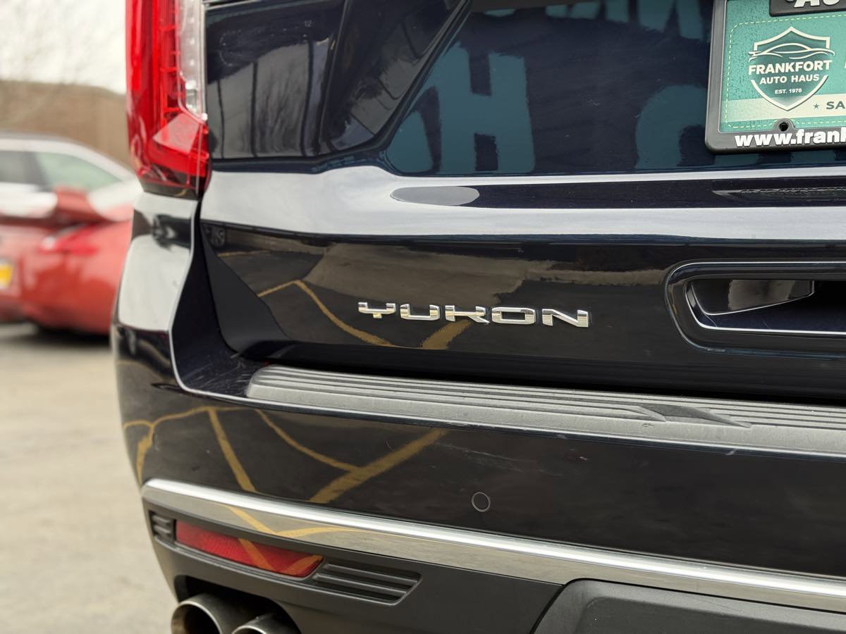 Used 2021 GMC Yukon XL Denali image 12