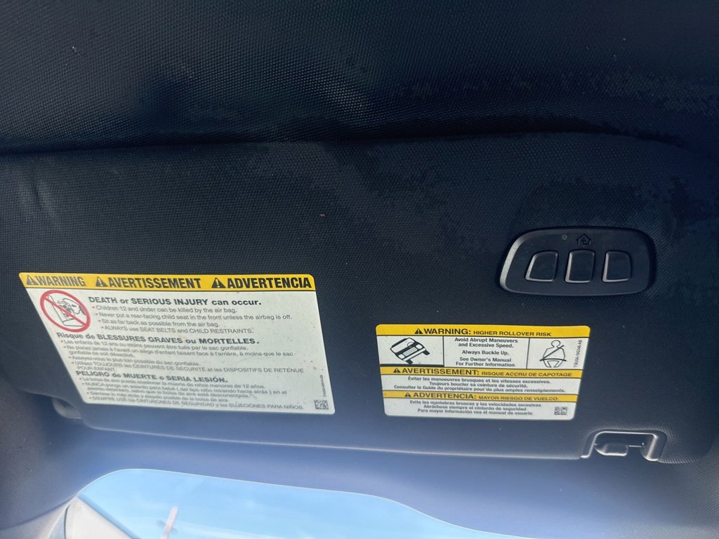 Used 2022 Ford F350 Platinum w/ FX4 Off-Road Package image 32