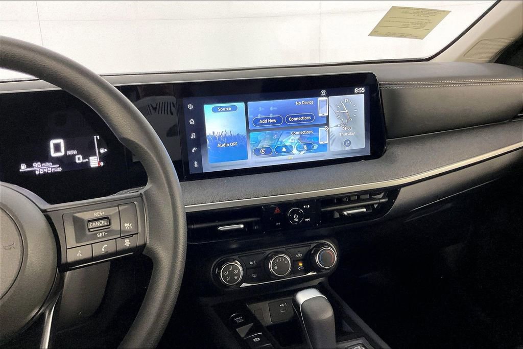 Certified 2025 Nissan Kicks SV image 9