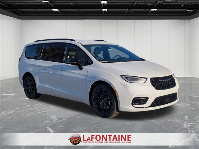 New 2026 Chrysler Pacifica Select w/ S Appearance Package image 7