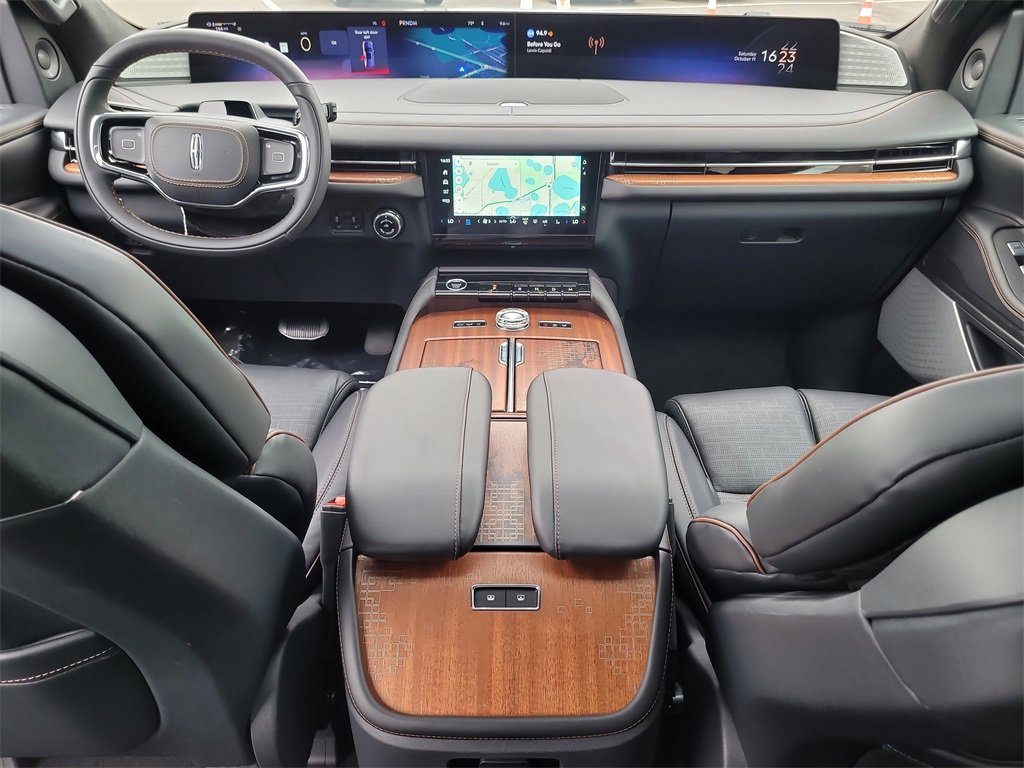 New 2025 Lincoln Navigator L Black Label image 15