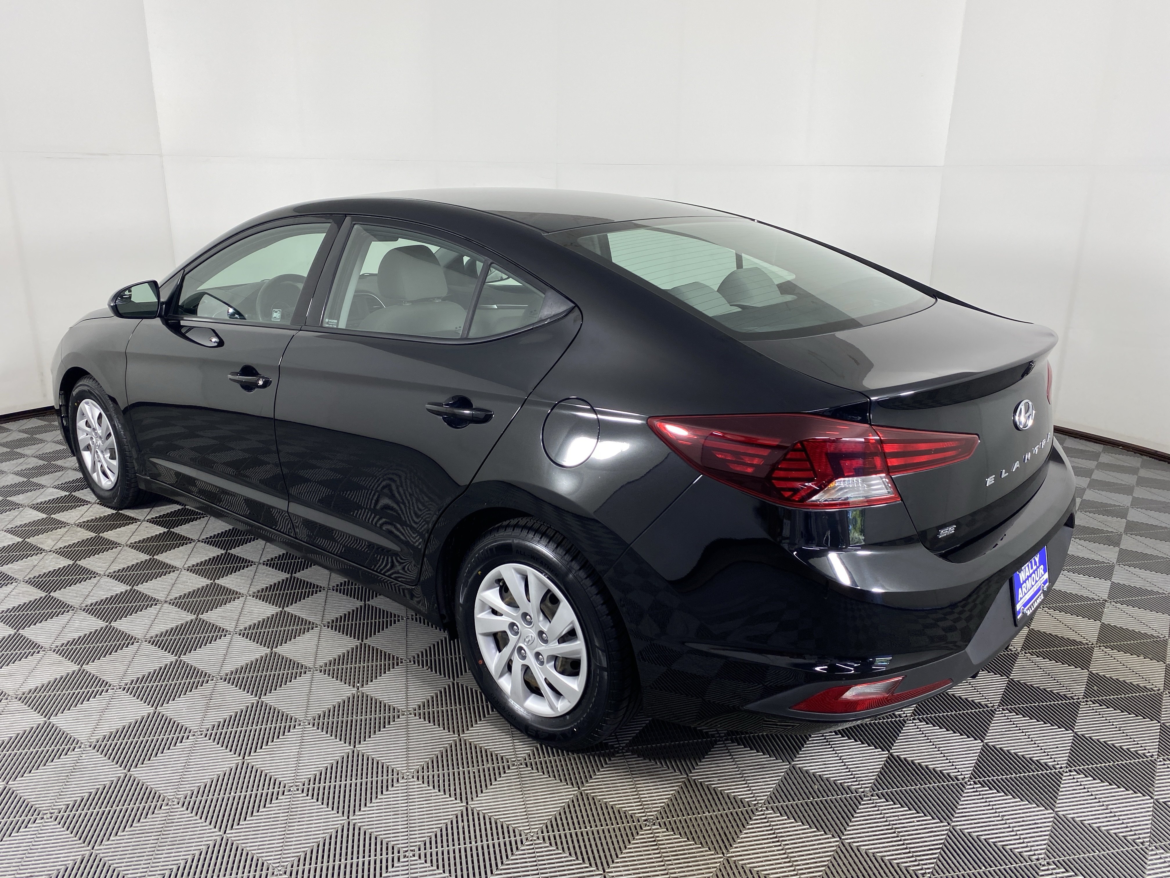 Used 2020 Hyundai Elantra SE FWD image 8