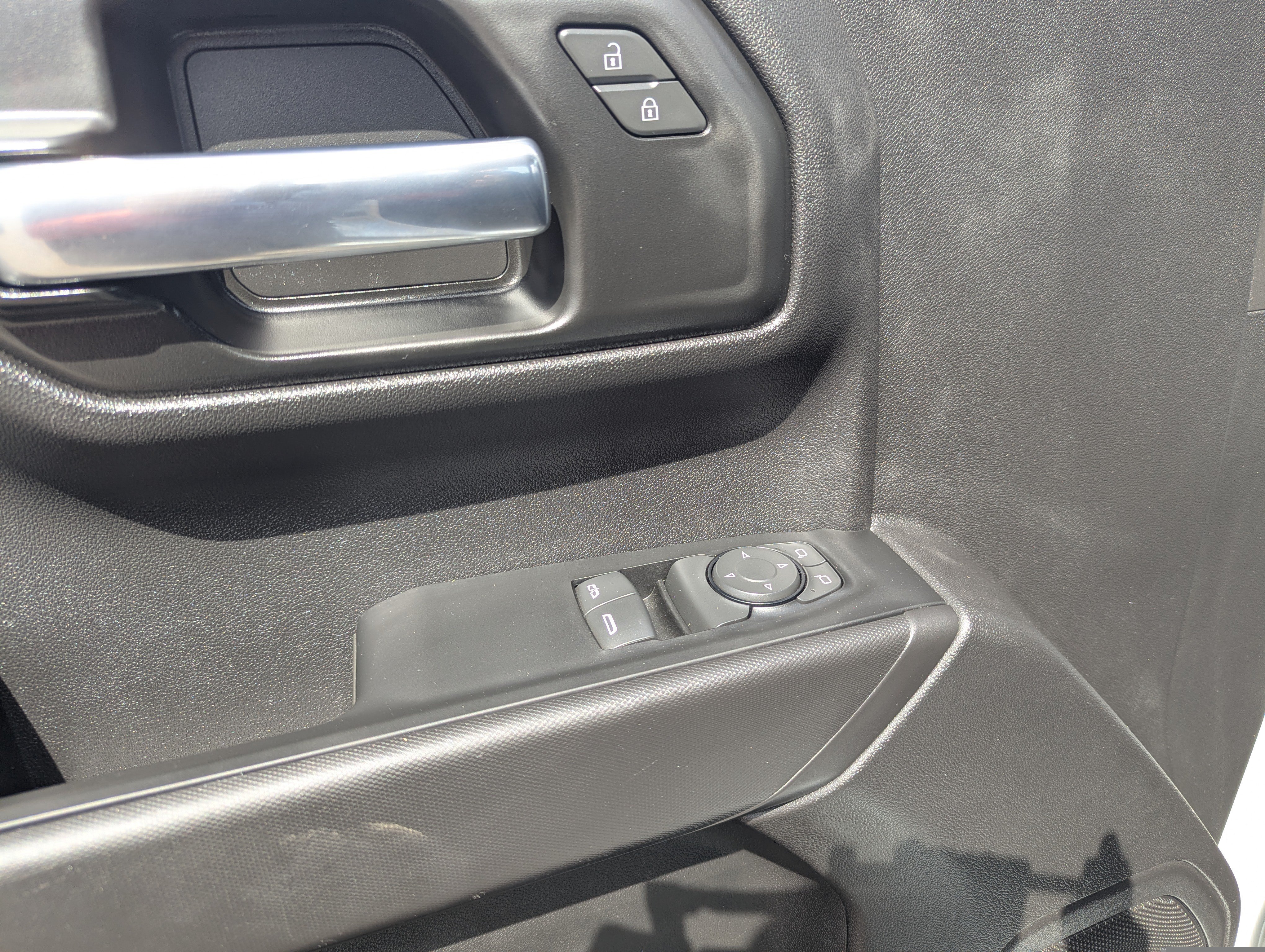 Used 2025 Chevrolet Silverado 1500 W/T RWD image 17