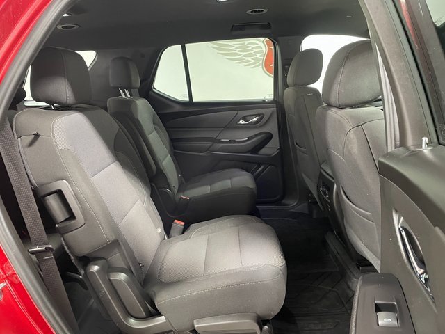 Used 2023 Chevrolet Traverse LT w/ Rear Camera Mirror Package image 21