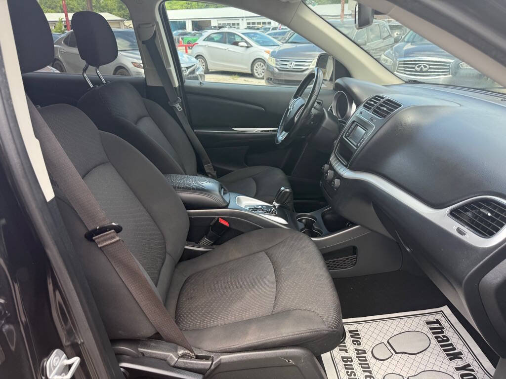 Used 2018 Dodge Journey SE w/ Popular Equipment Group FWD image 16