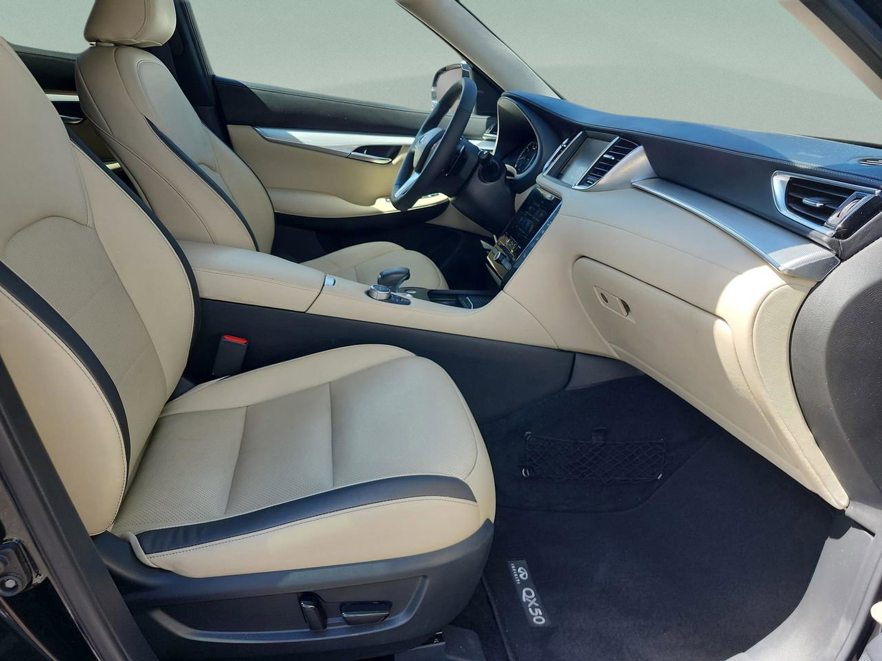 Used 2021 INFINITI QX50 Essential w/ Convenience Package image 19