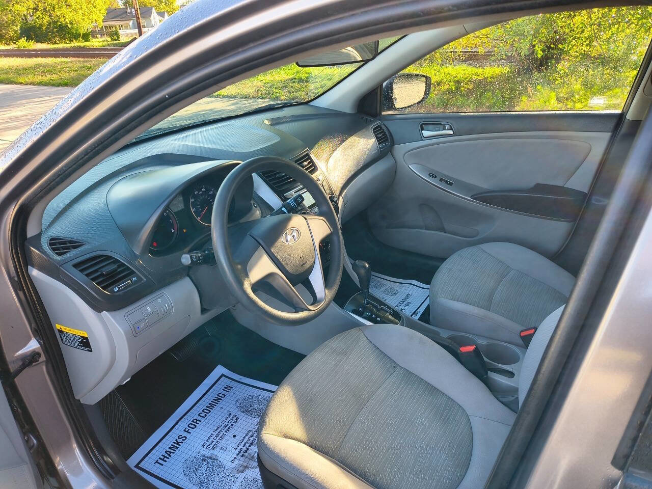 Used 2017 Hyundai Accent SE image 3