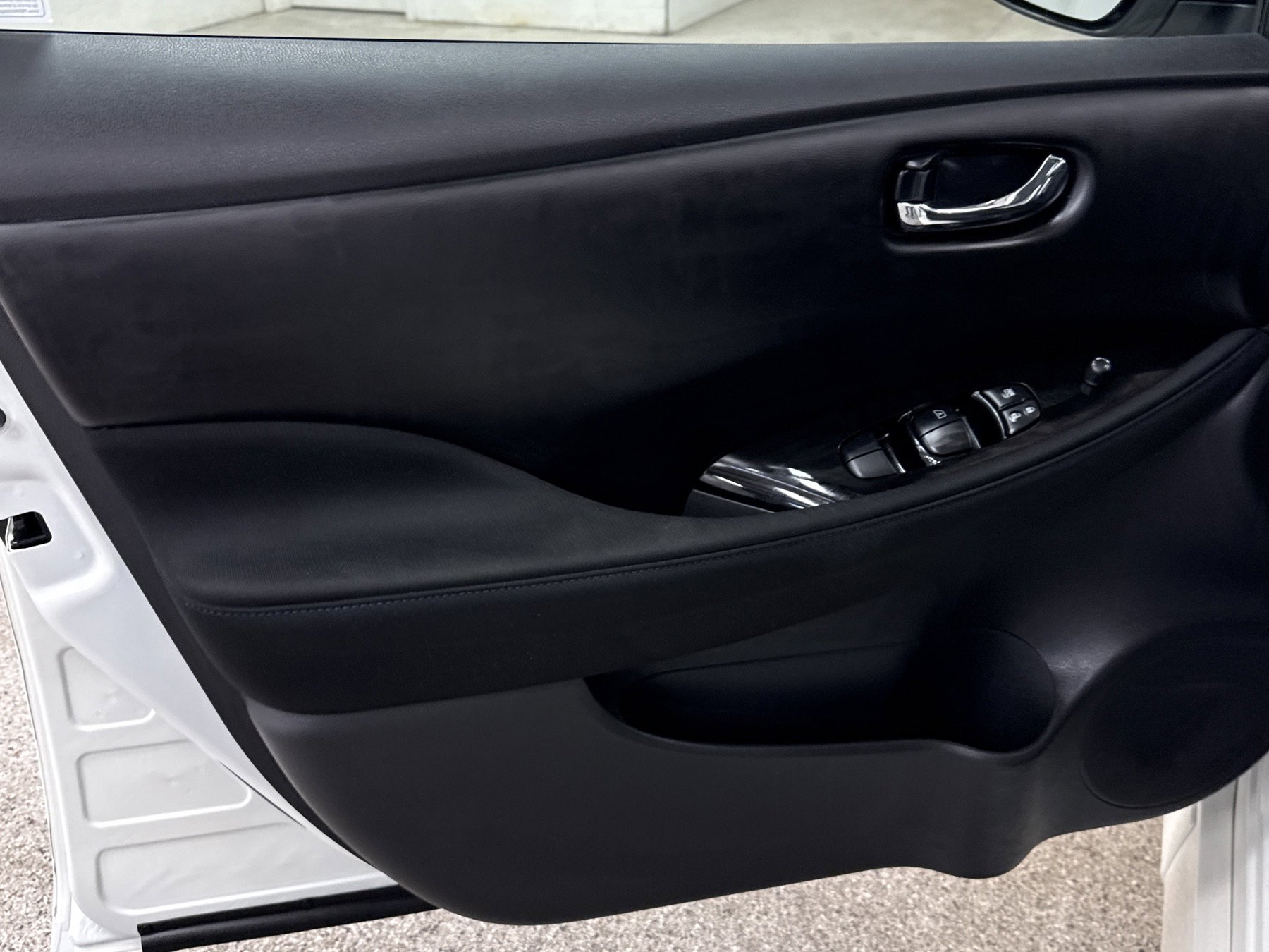 Used 2024 Nissan Leaf SV Plus image 3