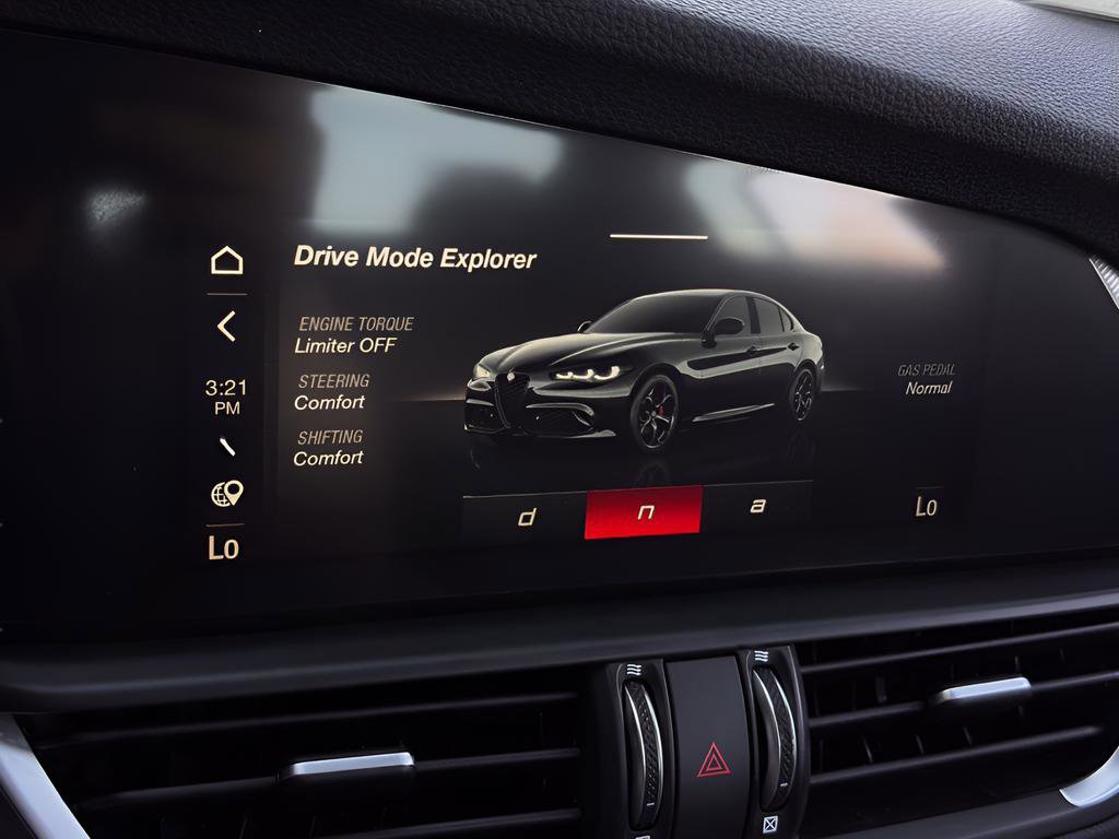 New 2026 Alfa Romeo Giulia w/ Driving Assist Package RWD image 21