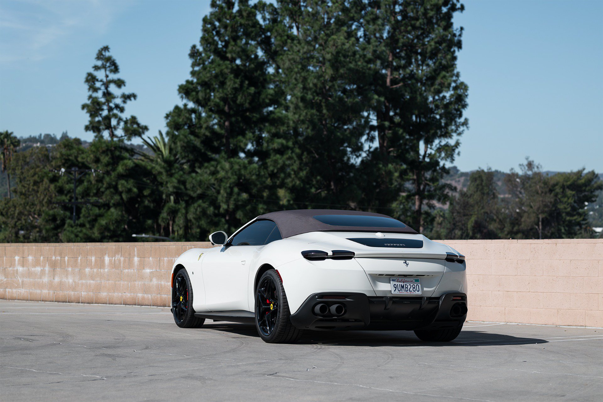 Used 2025 Ferrari Roma Spider RWD image 20