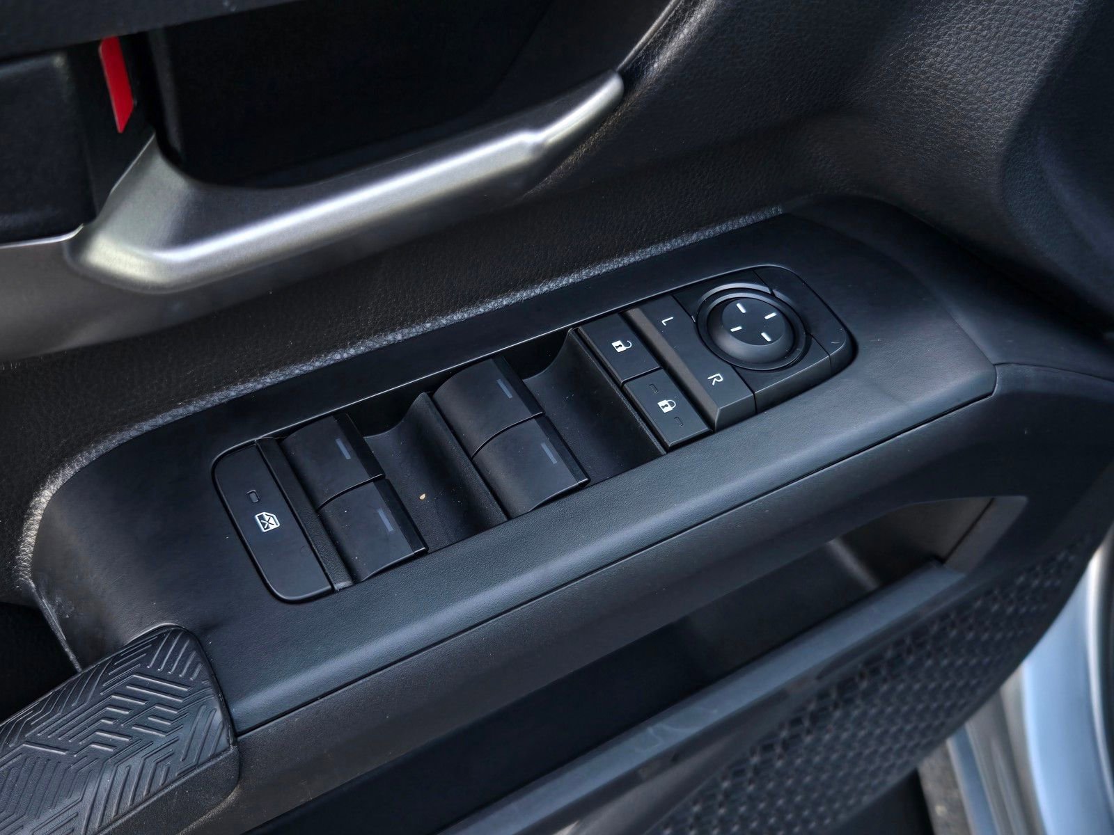 Certified 2025 Toyota Tacoma TRD Off-Road image 10