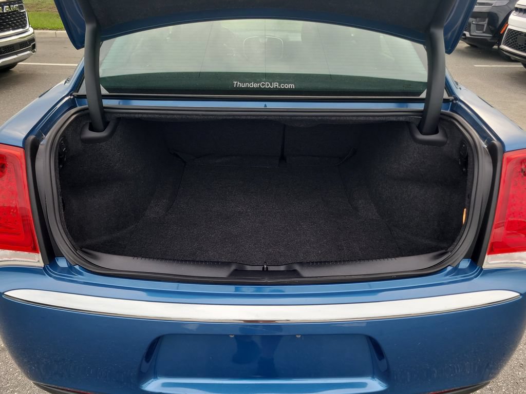 Used 2021 Chrysler 300 Touring RWD image 8