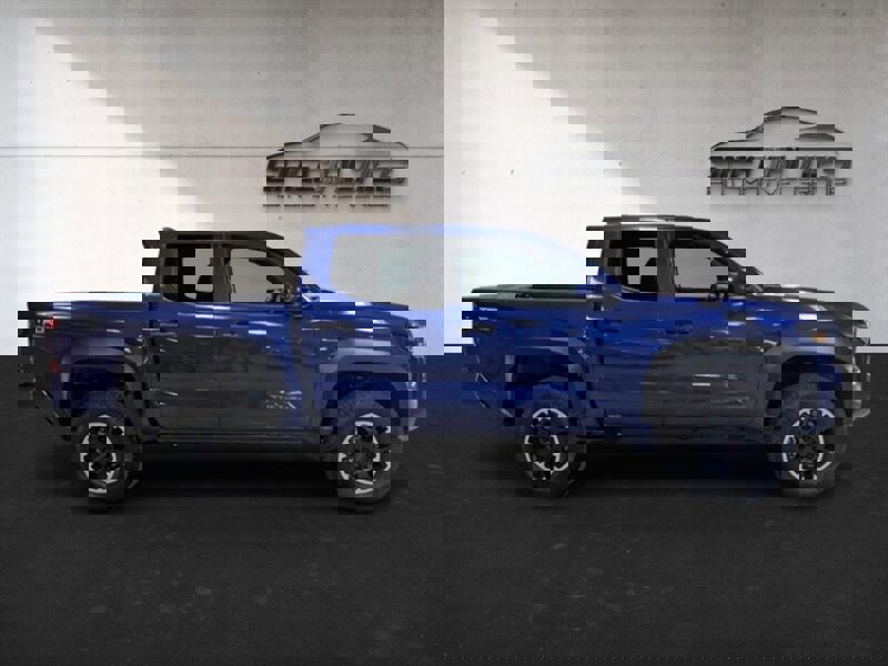 Used 2024 Toyota Tacoma TRD Off-Road image 12