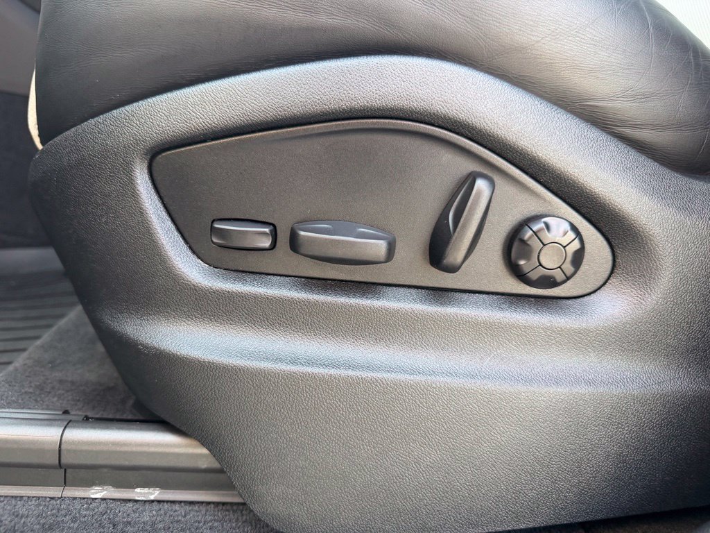 Used 2024 Porsche Cayenne Coupe AWD/4WD image 24