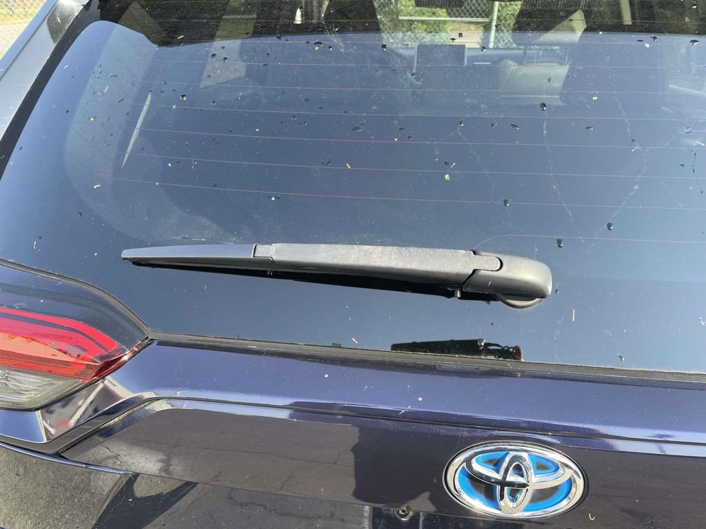 Used 2021 Toyota RAV4 XLE Premium image 29