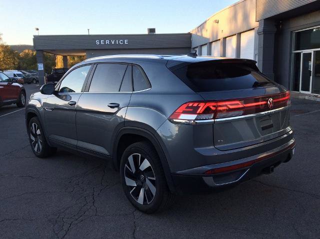 Used 2024 Volkswagen Atlas Cross Sport SE image 3