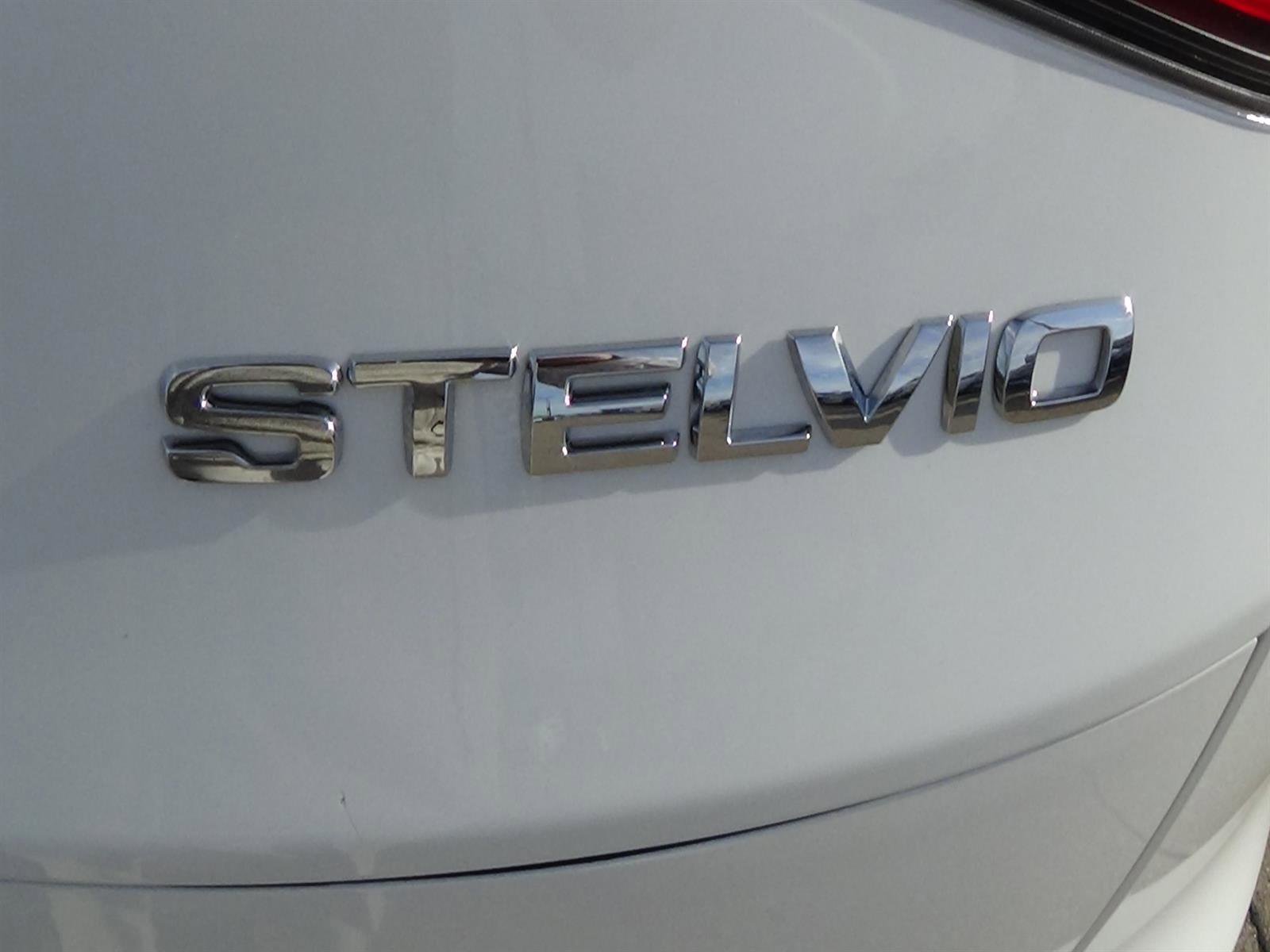 Used 2024 Alfa Romeo Stelvio Sprint AWD/4WD image 11