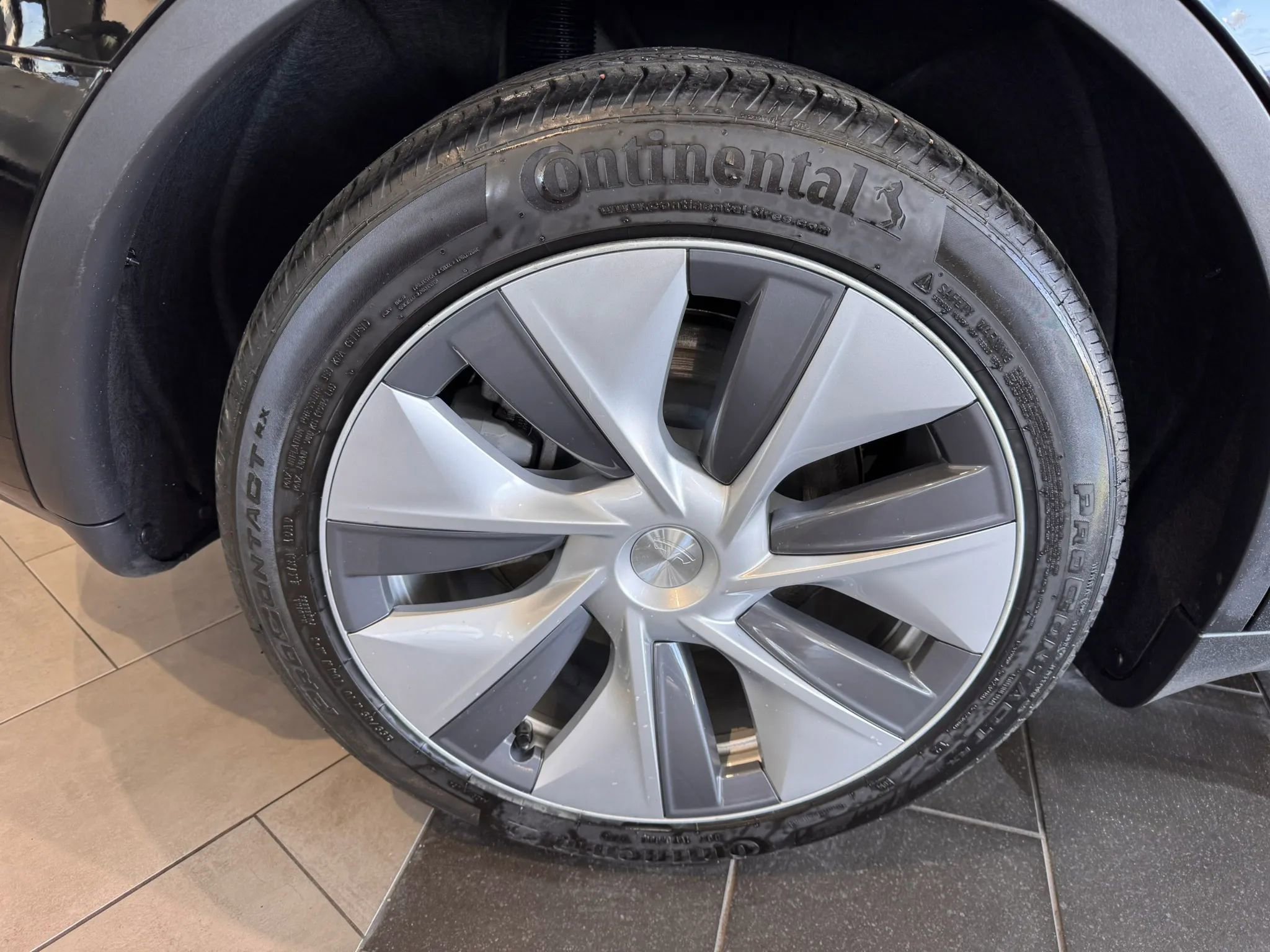 Used 2023 Tesla Model Y Long Range image 41