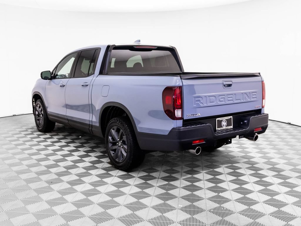 Used 2025 Honda Ridgeline Sport image 4