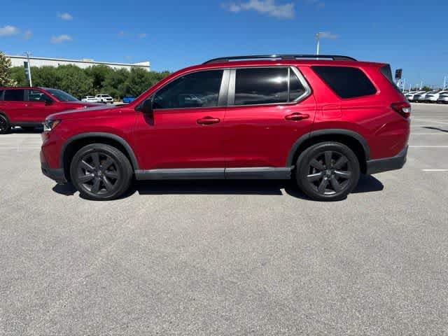 Used 2023 Honda Pilot Sport image 2