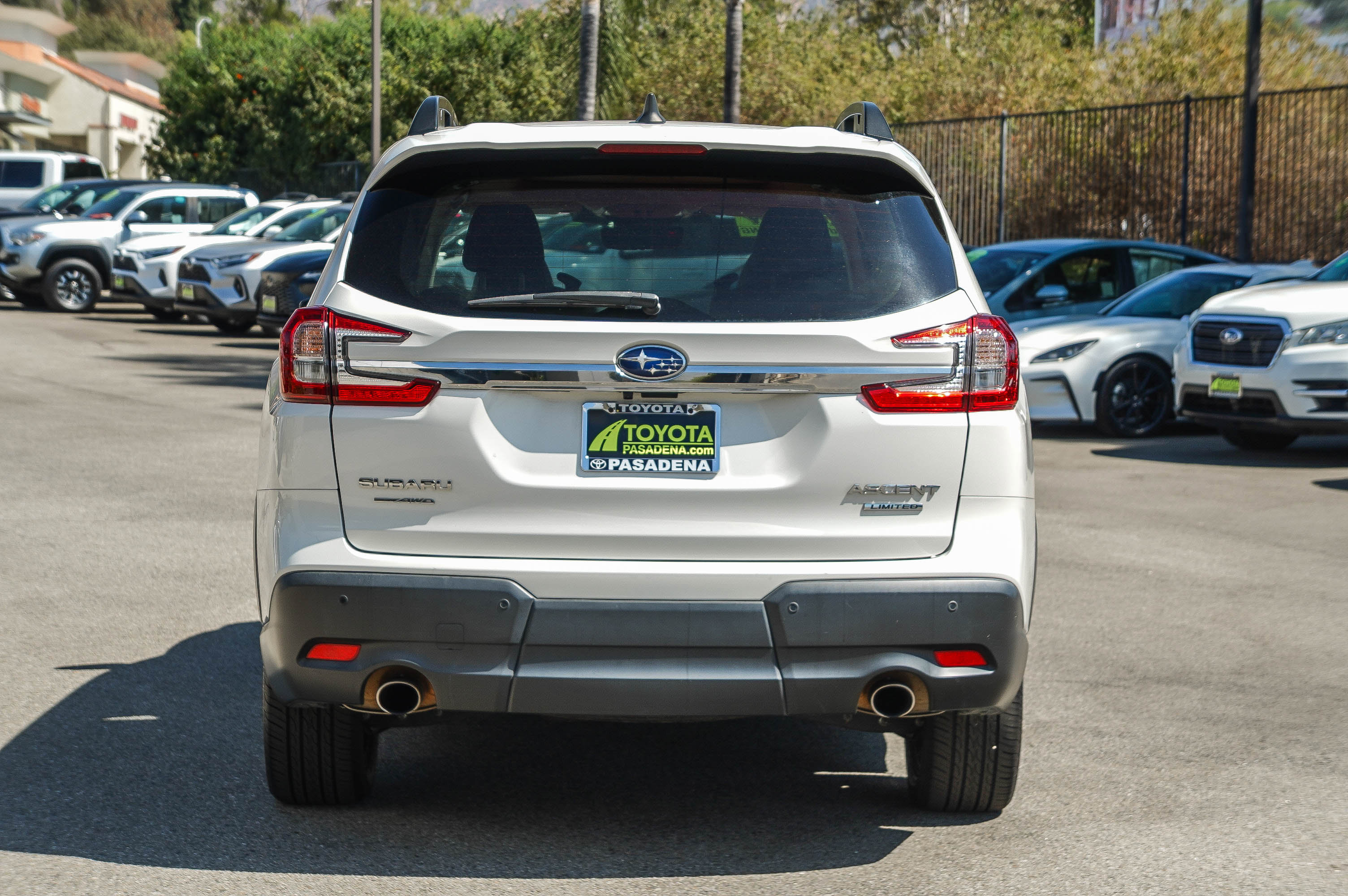 Used 2024 Subaru Ascent Limited w/ Technology Package AWD/4WD image 5