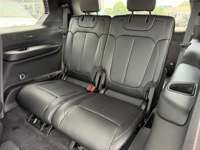 New 2026 Jeep Grand Cherokee L Limited AWD/4WD image 9